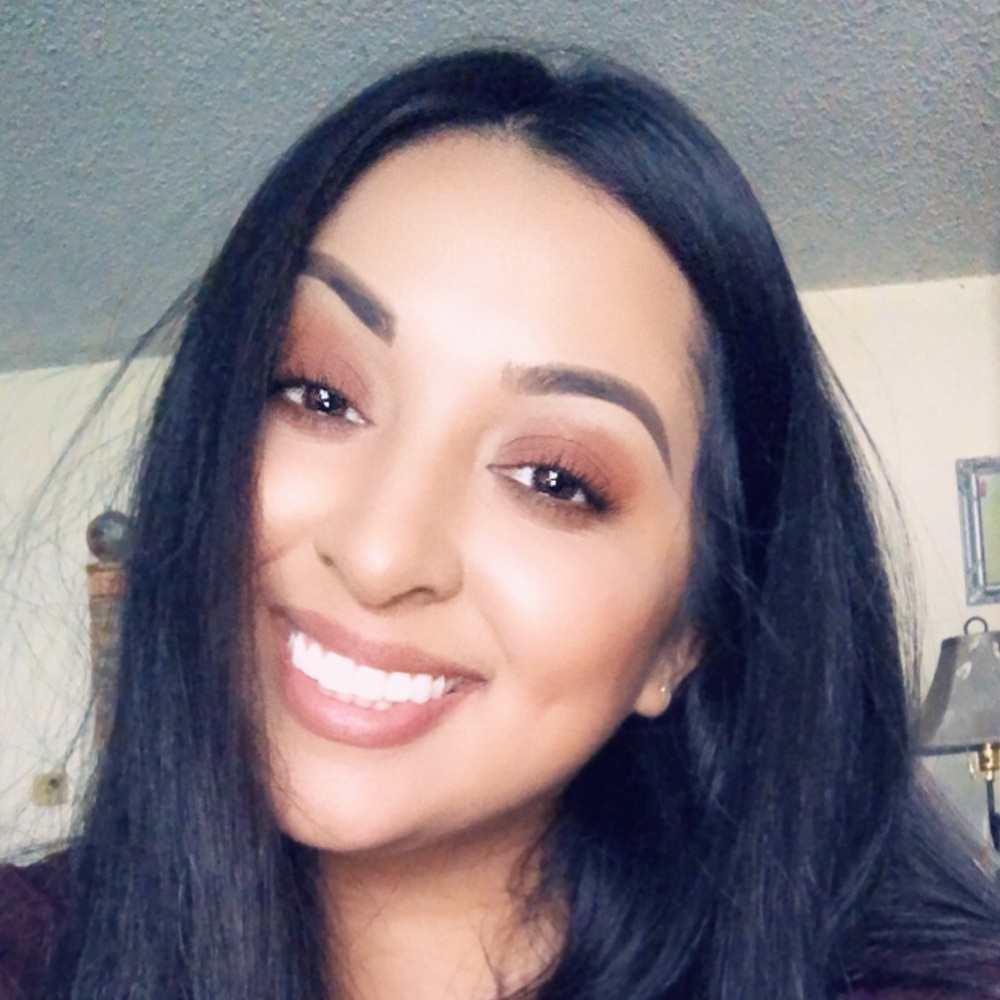 Meet your Posher, Estephanie